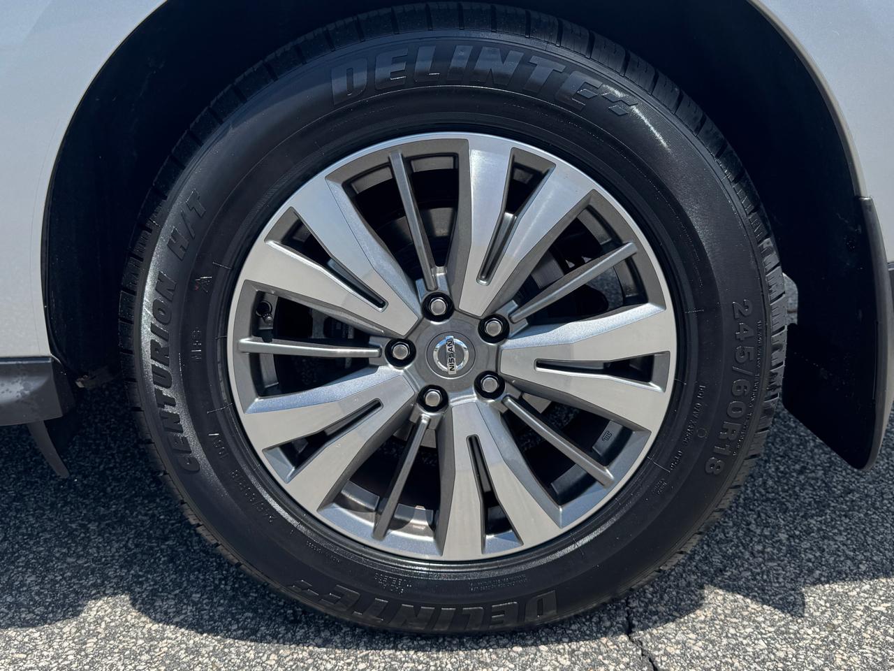 Nissan Pathfinder S 2020