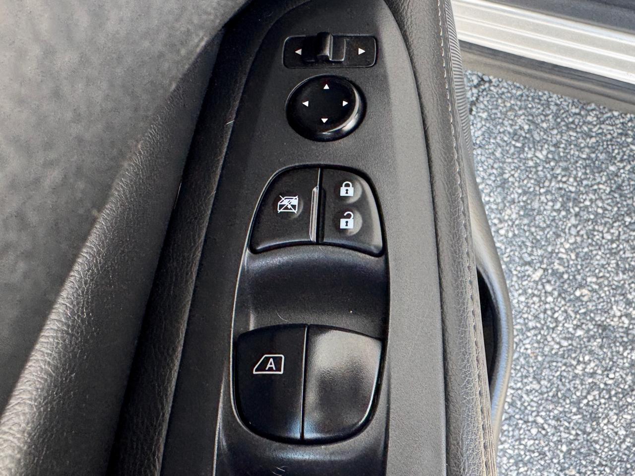 Nissan Pathfinder S 2020