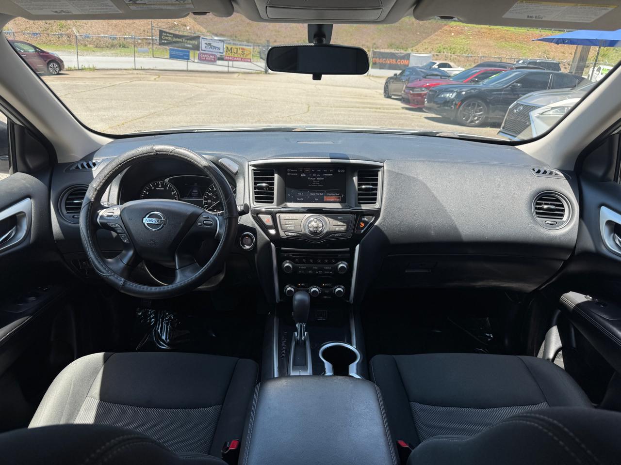 Nissan Pathfinder S 2020