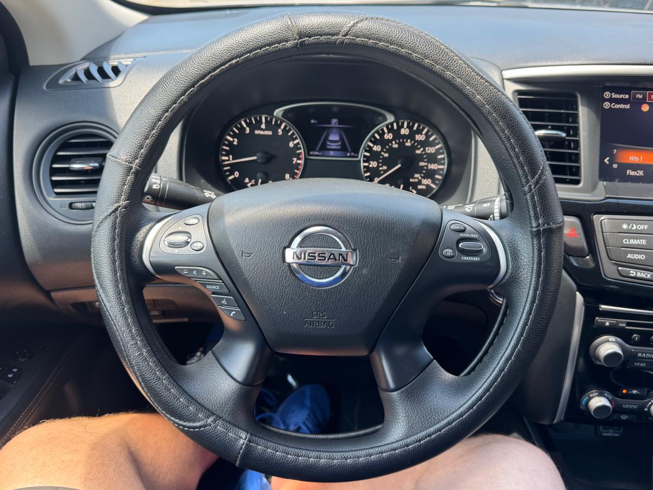 Nissan Pathfinder S 2020