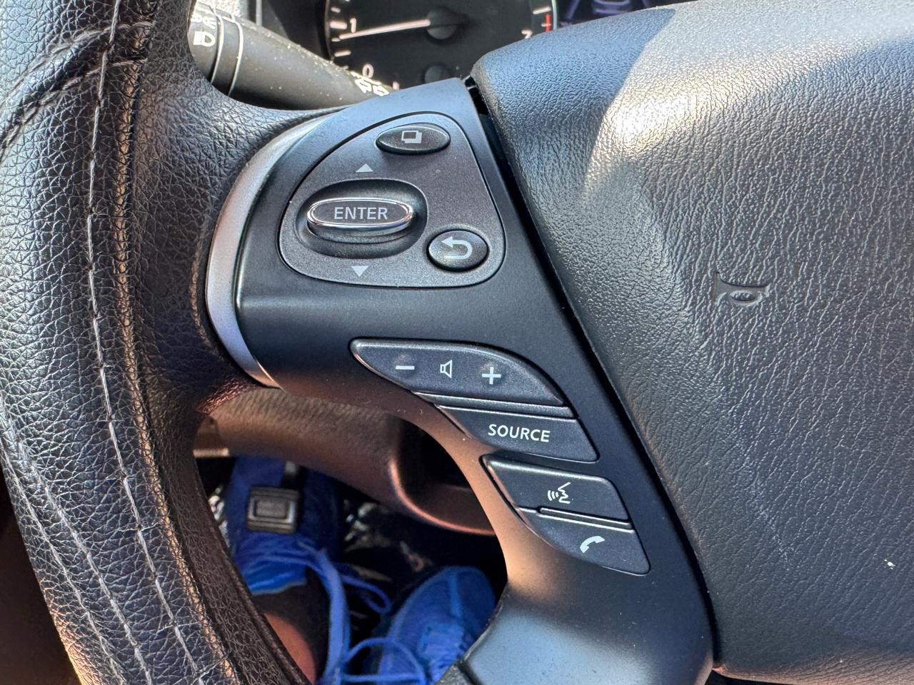 Nissan Pathfinder S 2020