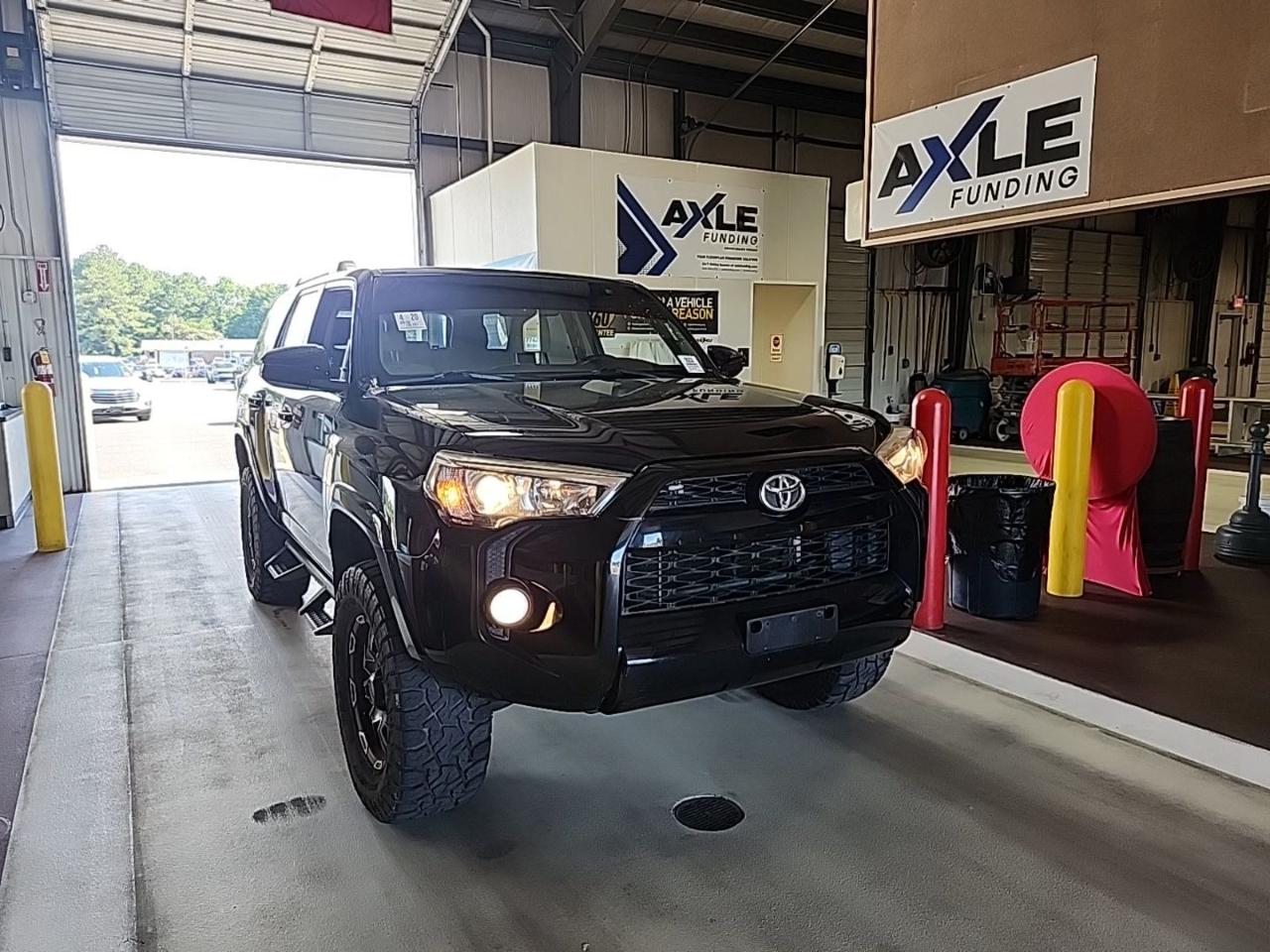 Toyota 4Runner SR5 2018