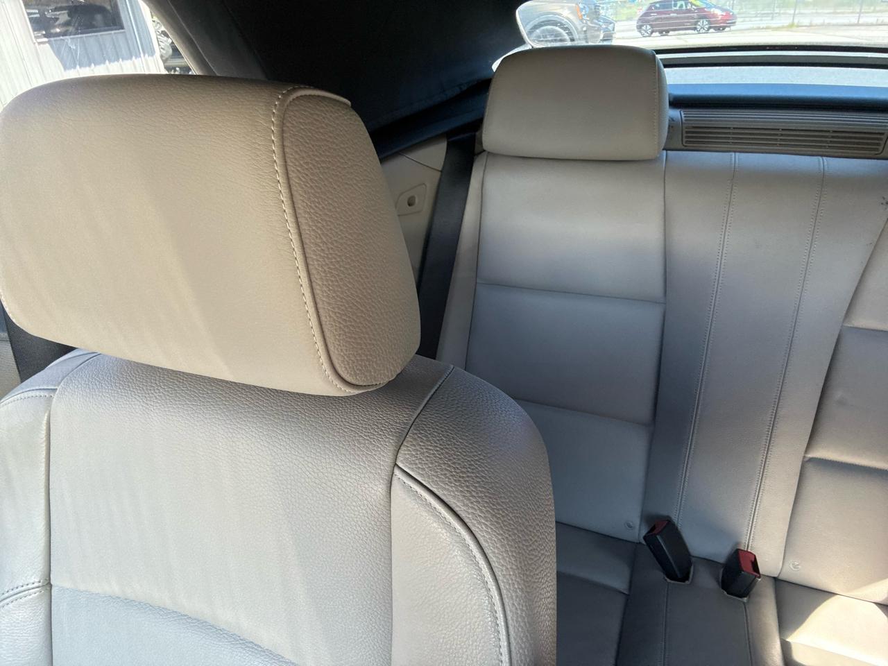 BMW 1-Series 128i Convertible 2011