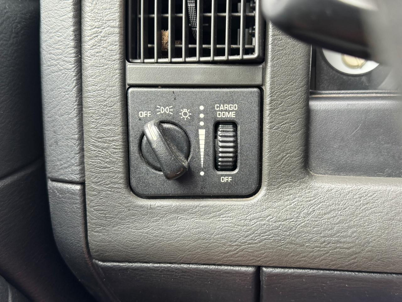 Dodge Ram 1500 ST Quad Cab 2003
