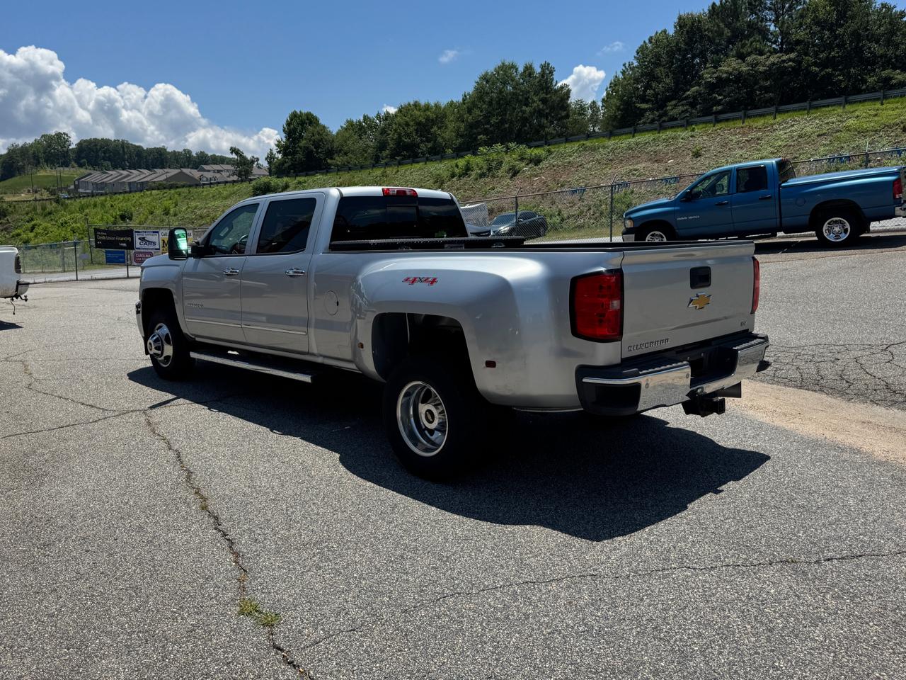 Chevrolet Silverado 3500HD LTZ Crew Cab 4WD 2015