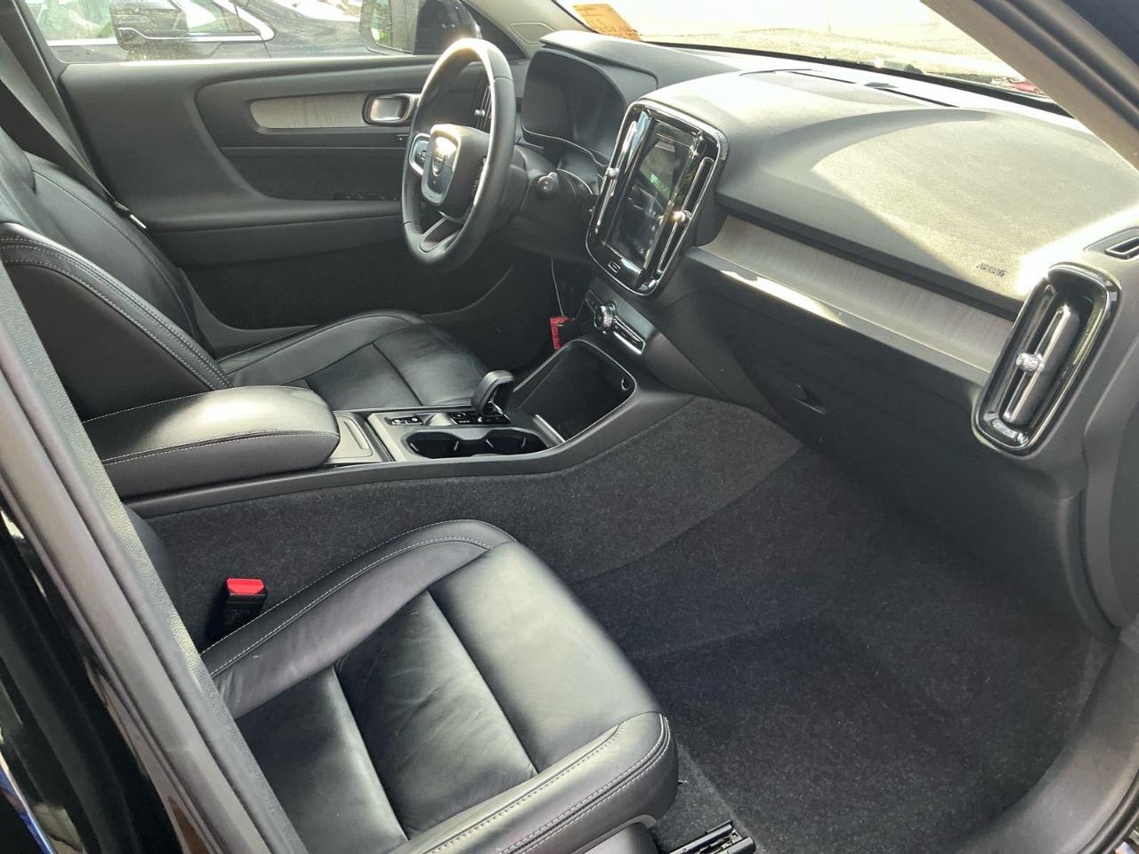 Volvo XC40 B4 Core 2023