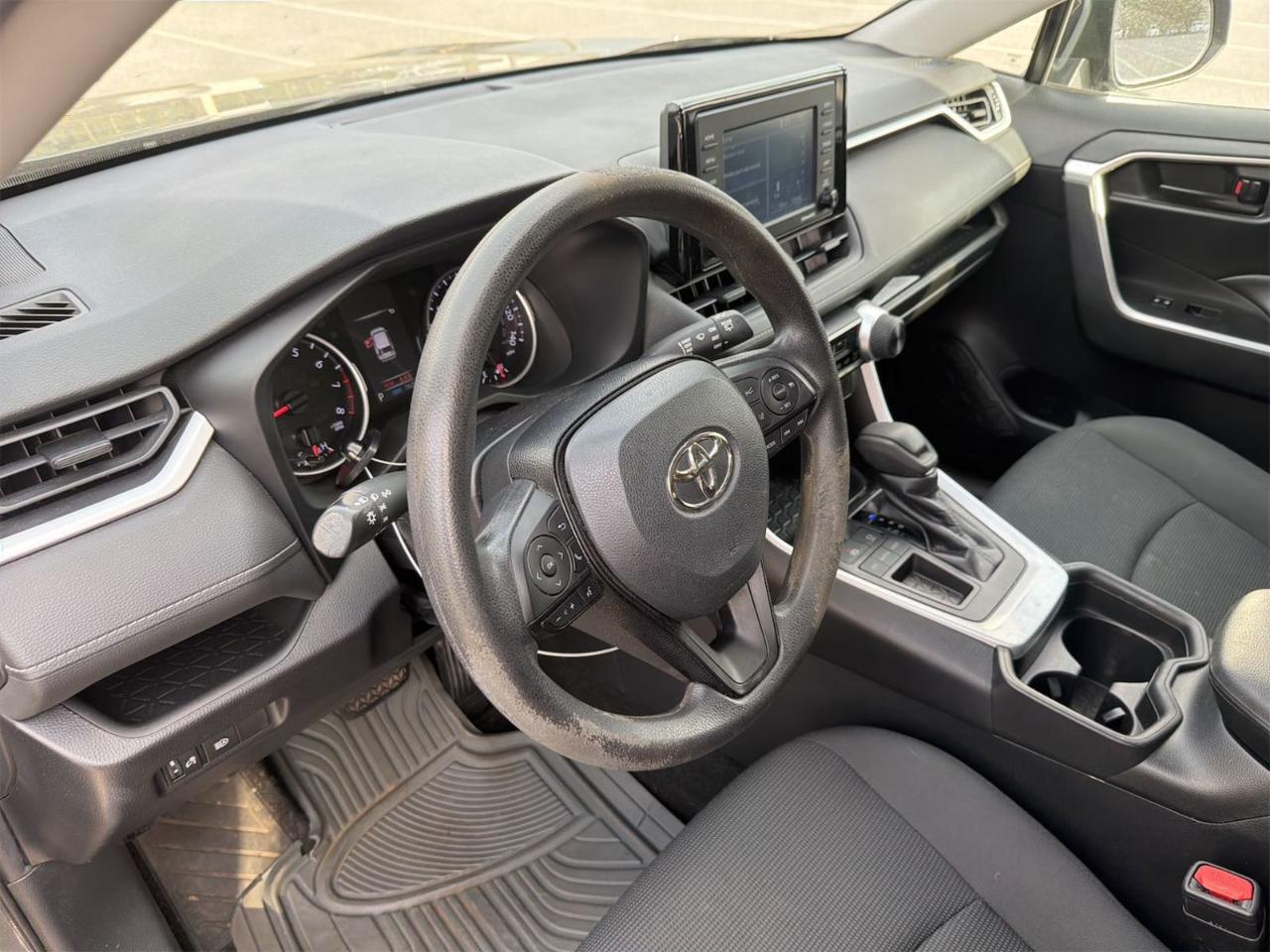Toyota RAV4 LE 2021