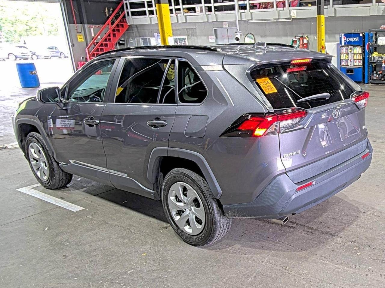 Toyota RAV4 LE 2021