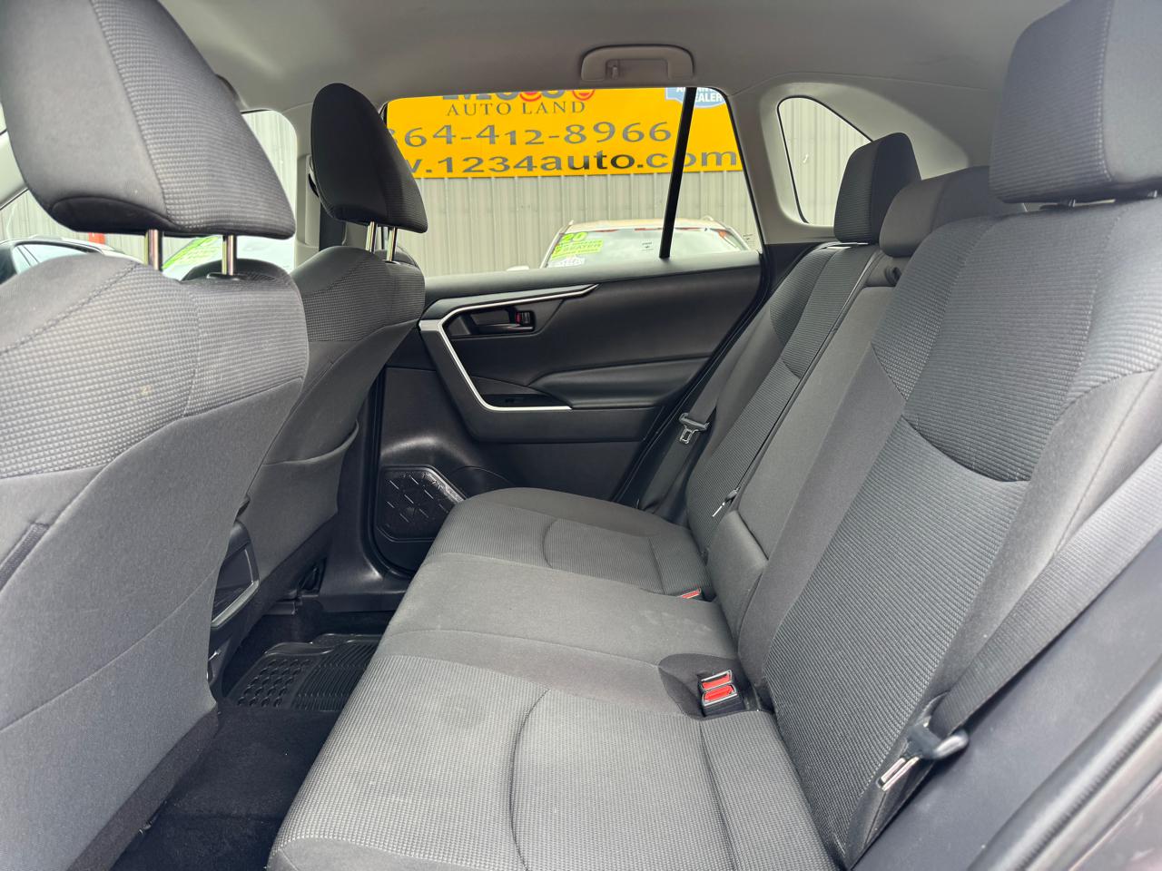 Toyota RAV4 LE 2021