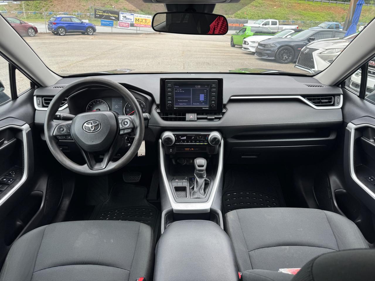 Toyota RAV4 LE 2021