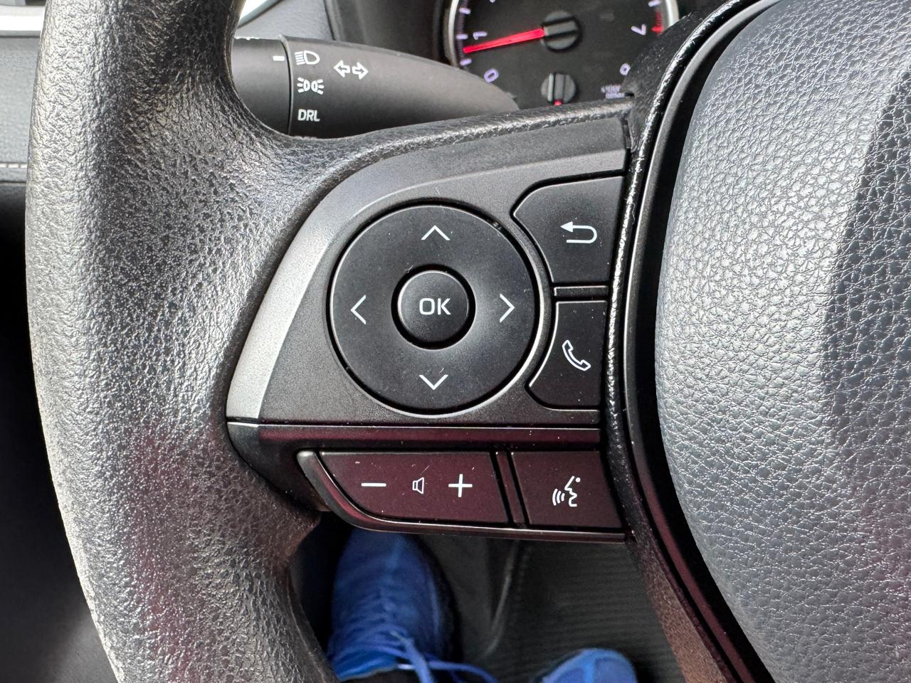 Toyota RAV4 LE 2021