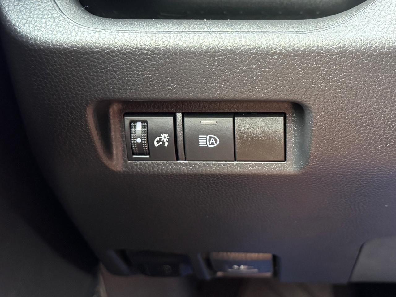 Toyota RAV4 LE 2021