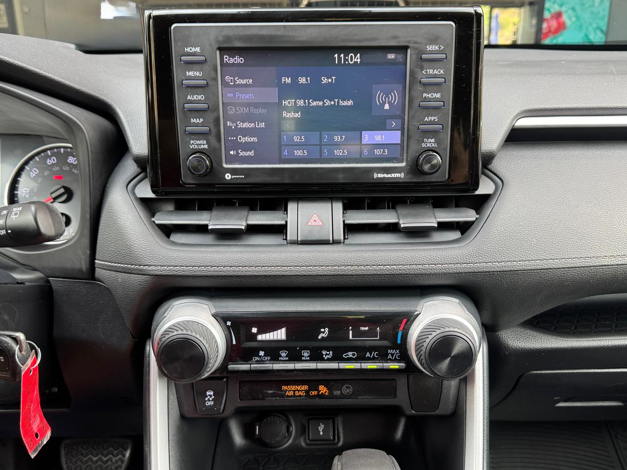 Toyota RAV4 LE 2021