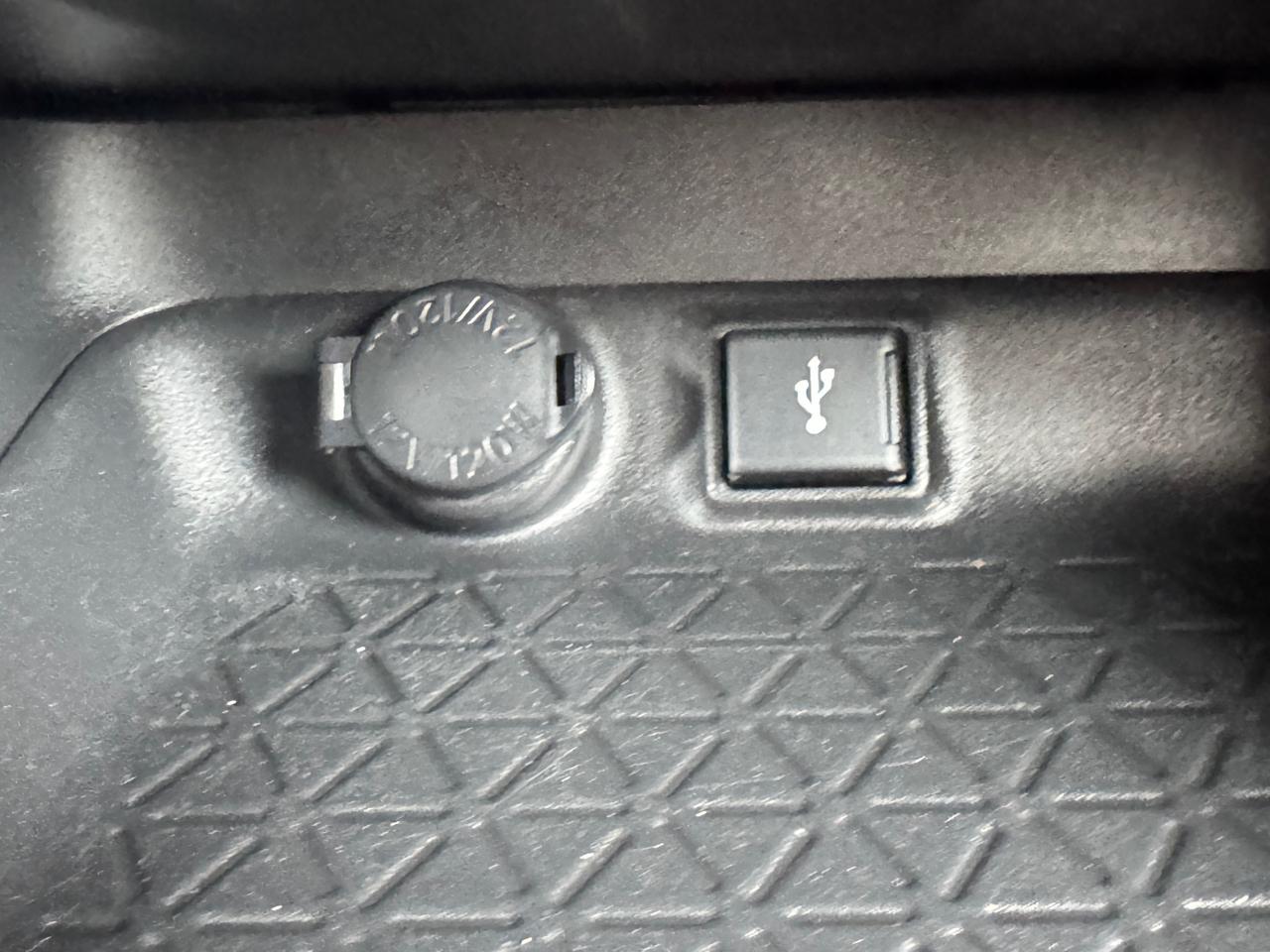 Toyota RAV4 LE 2021