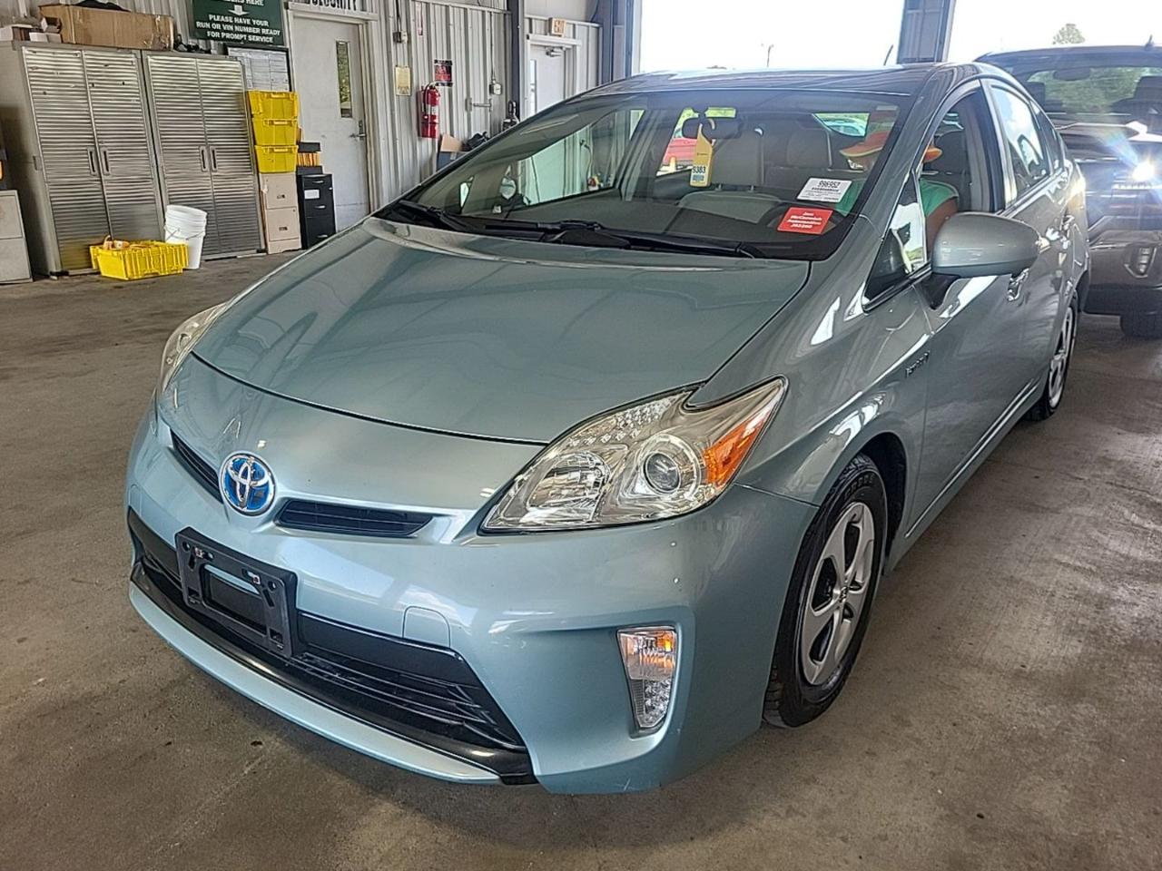 Toyota Prius Two 2015