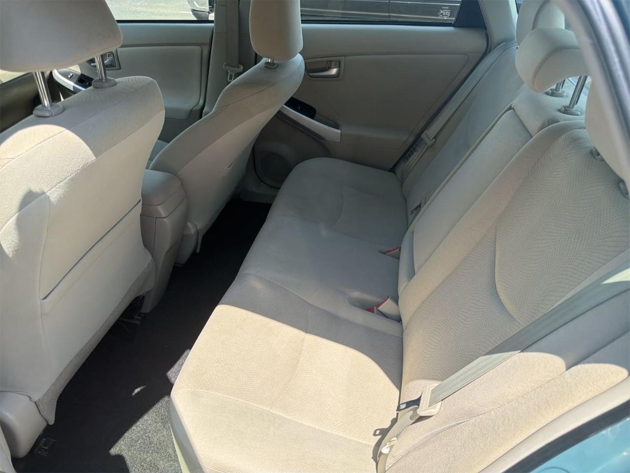 Toyota Prius Two 2015