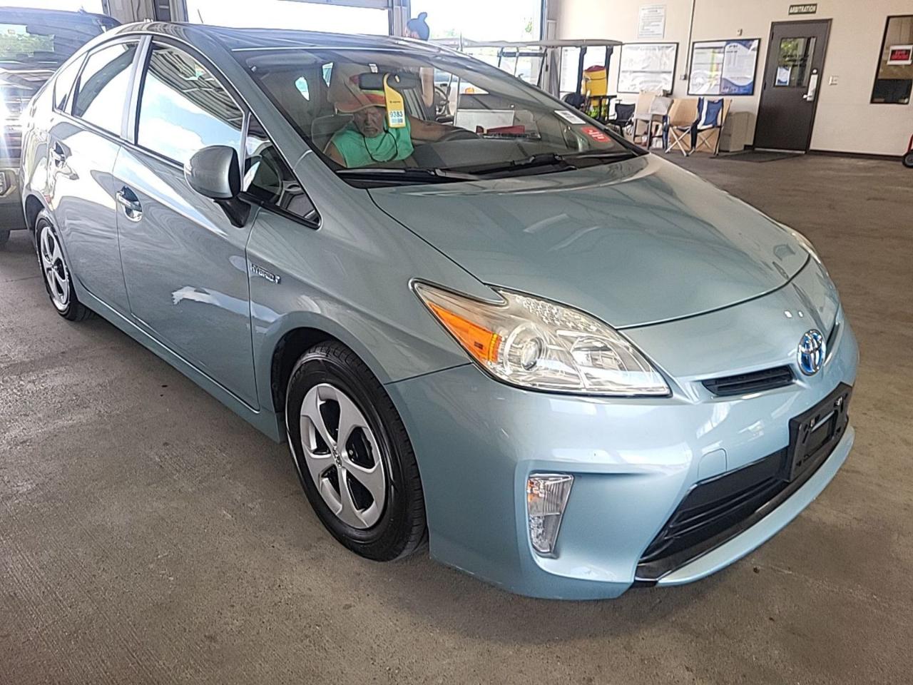Toyota Prius Two 2015