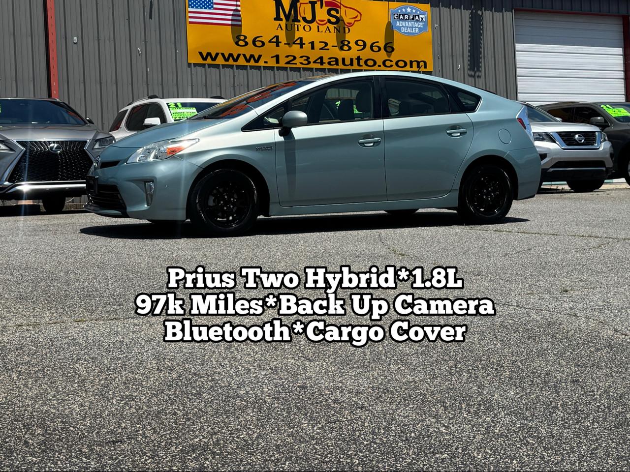 Toyota Prius Two 2015