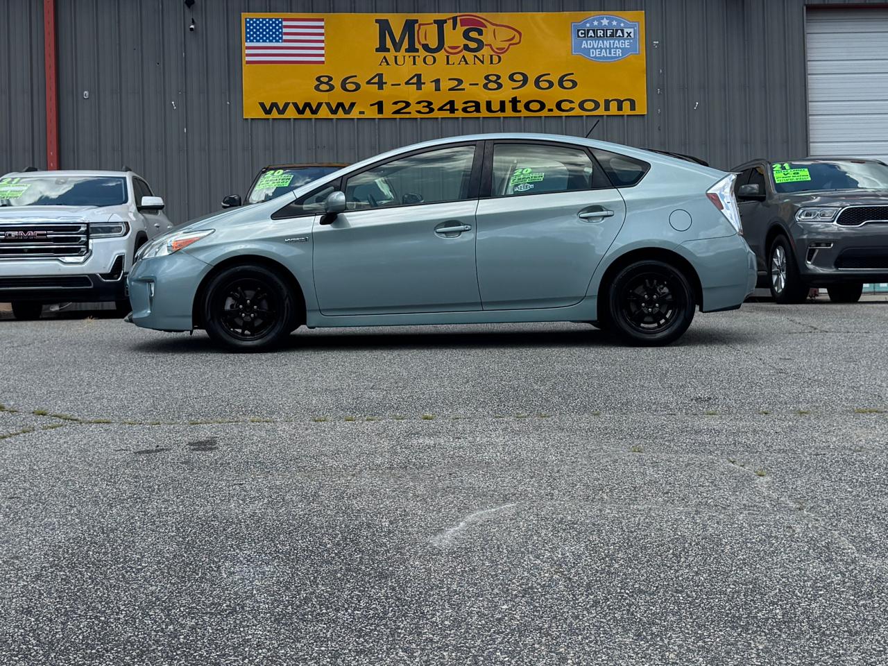 Toyota Prius Two 2015