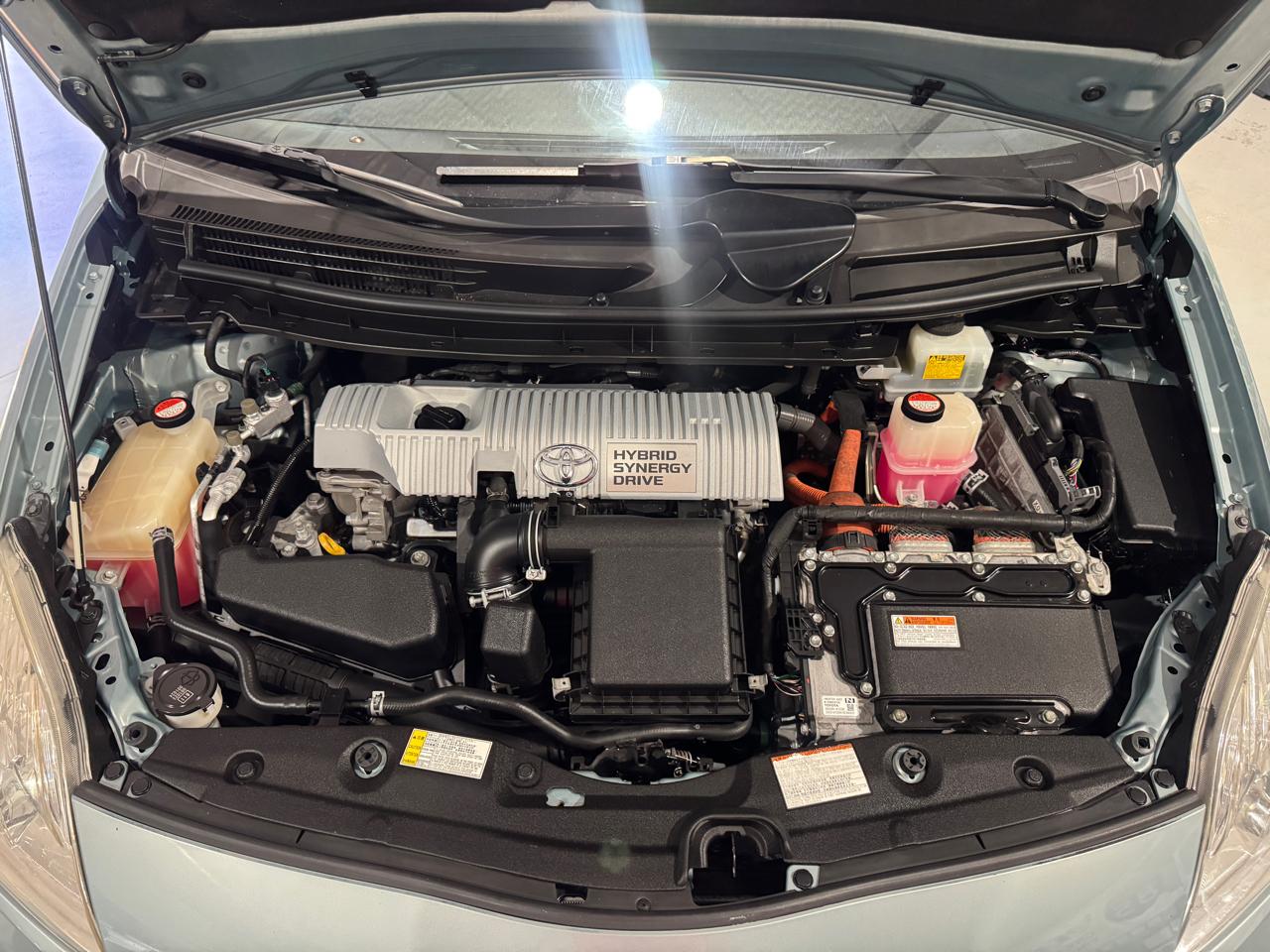 Toyota Prius Two 2015