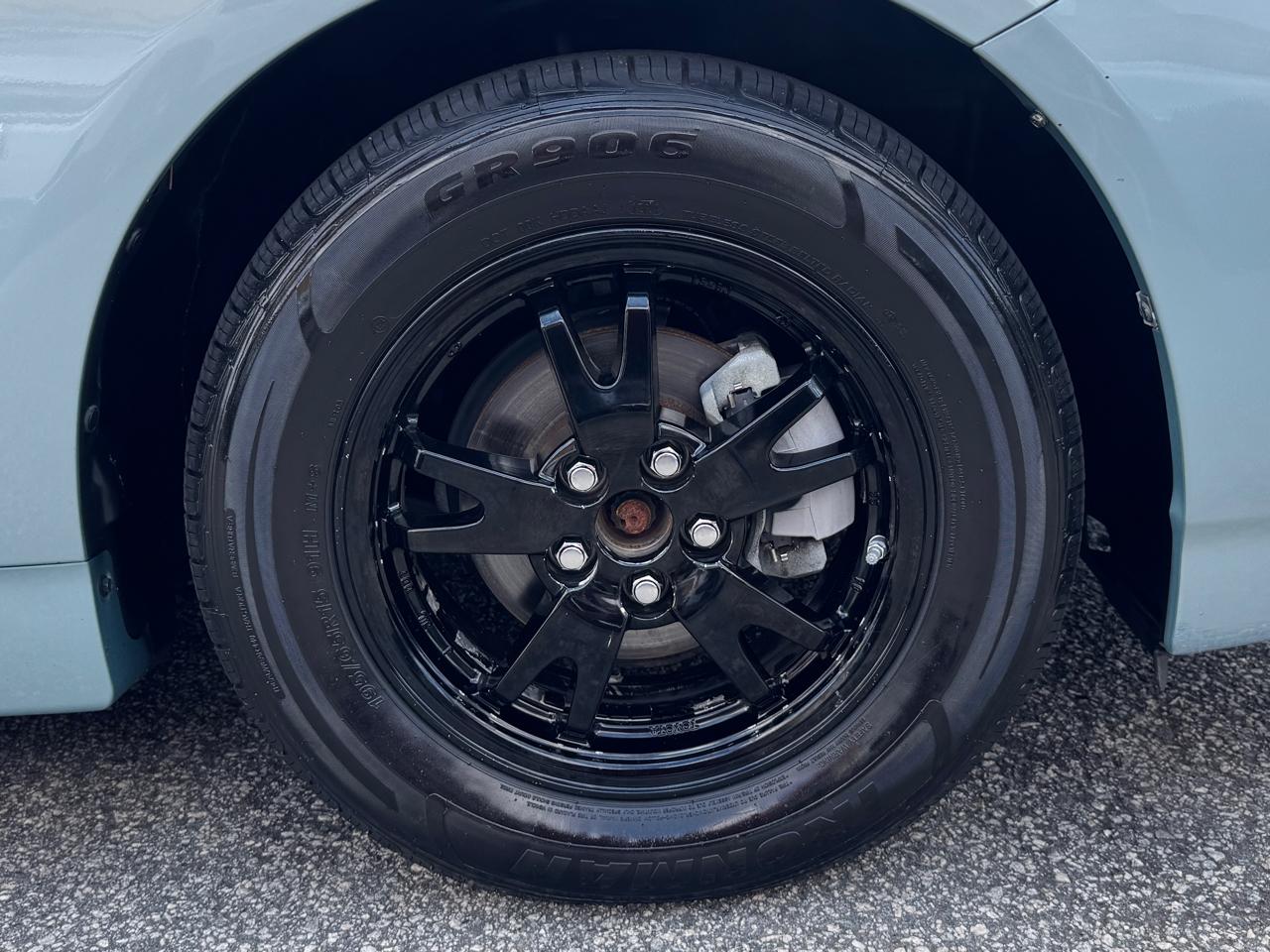 Toyota Prius Two 2015