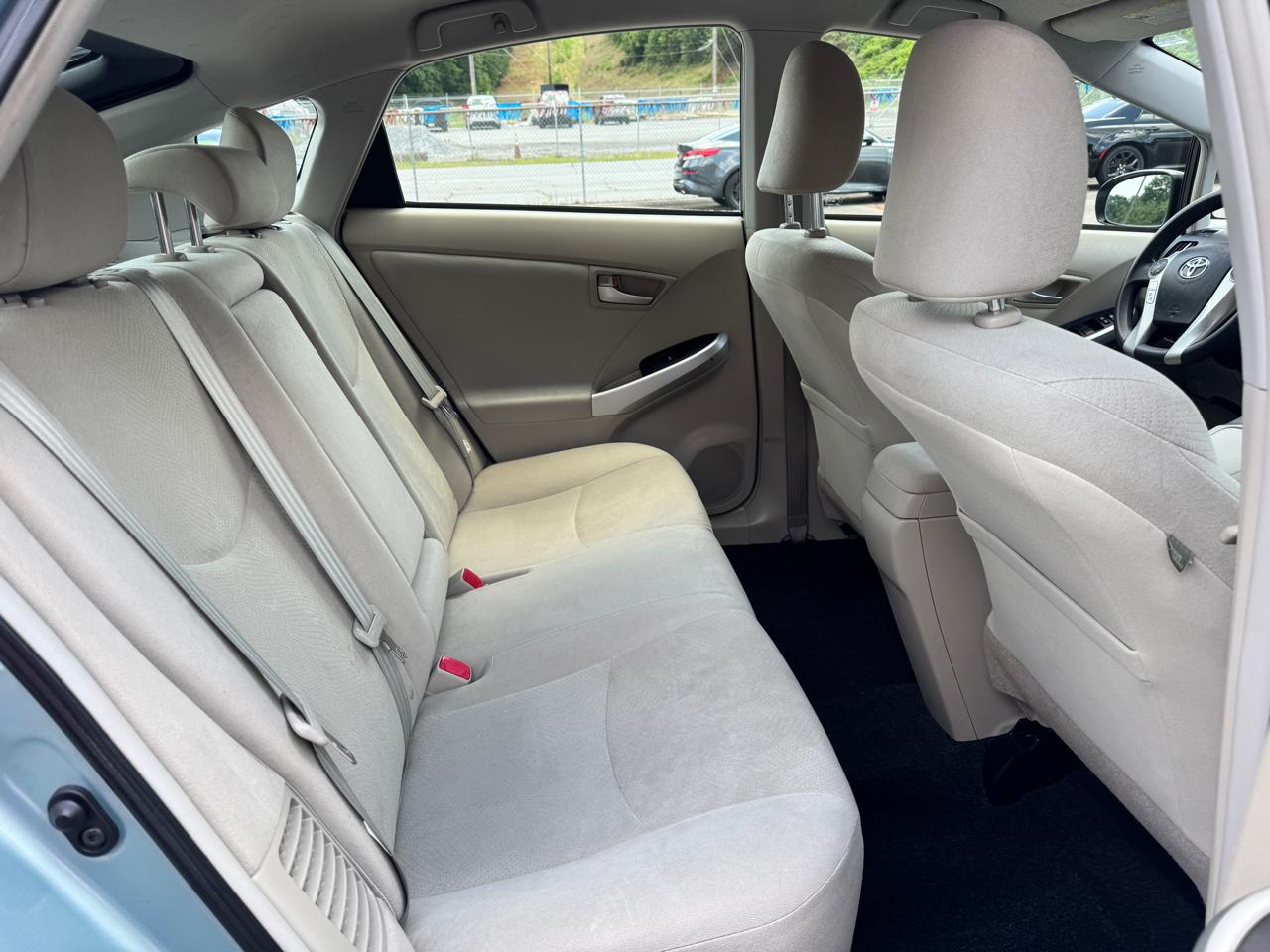 Toyota Prius Two 2015