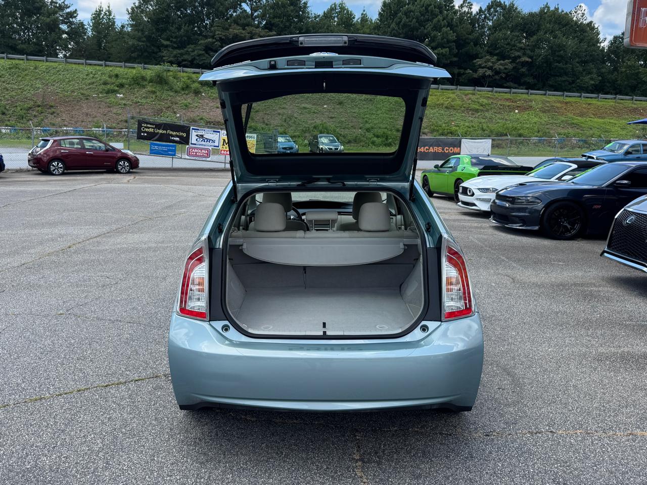 Toyota Prius Two 2015