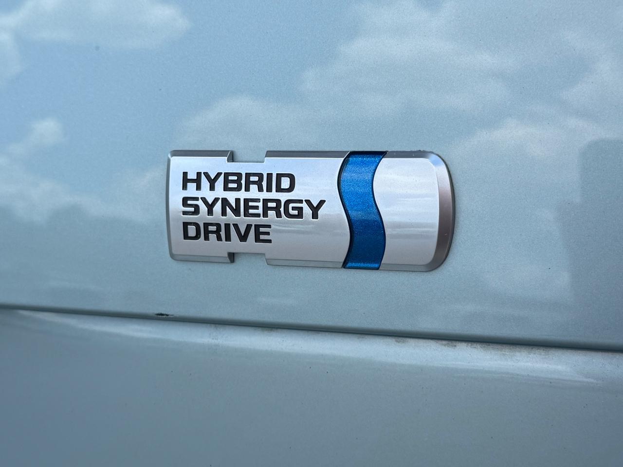 Toyota Prius Two 2015