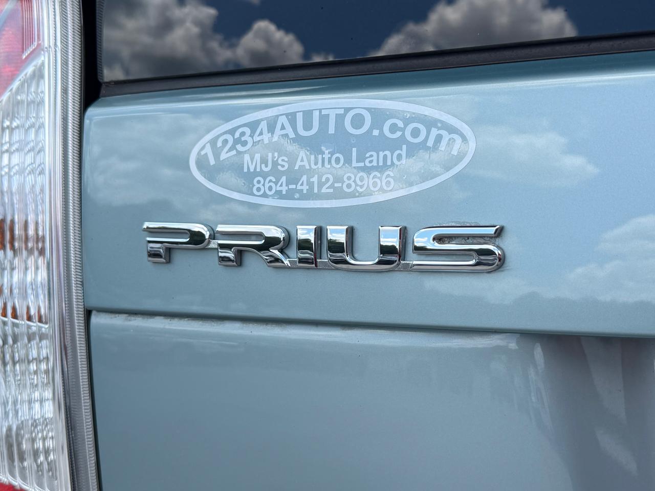 Toyota Prius Two 2015