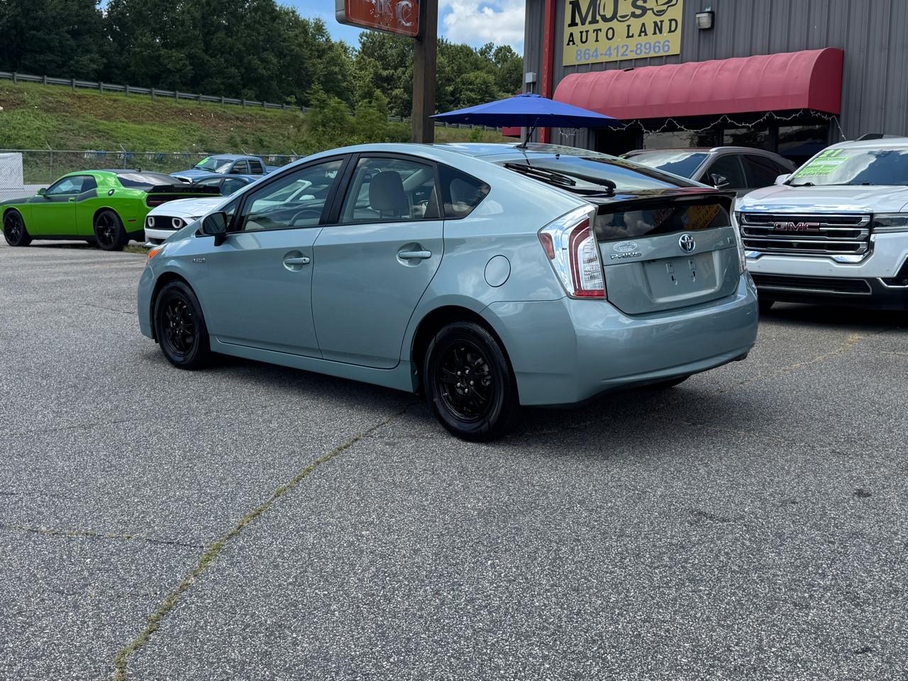 Toyota Prius Two 2015