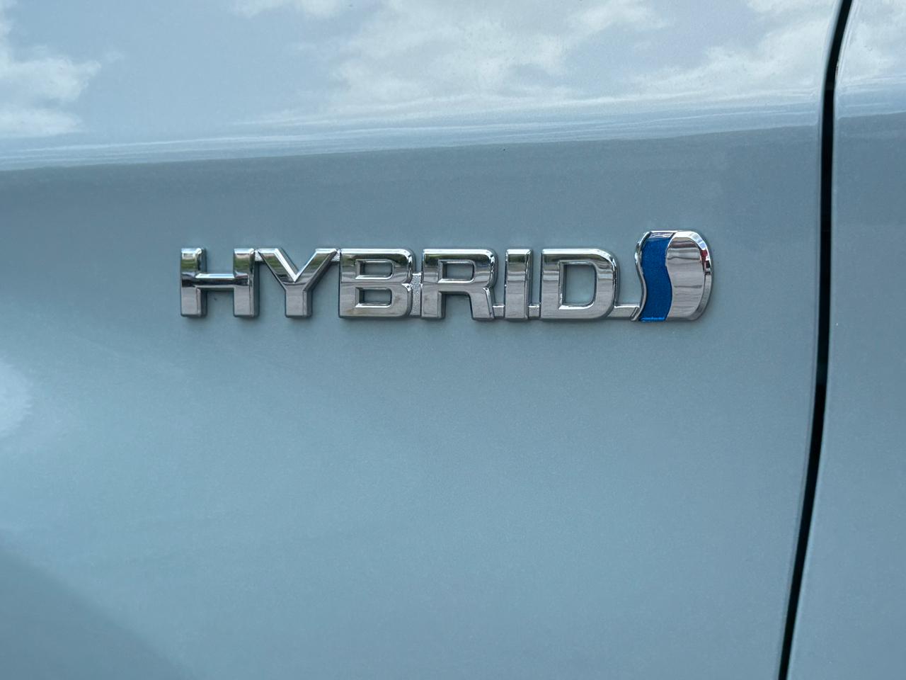 Toyota Prius Two 2015