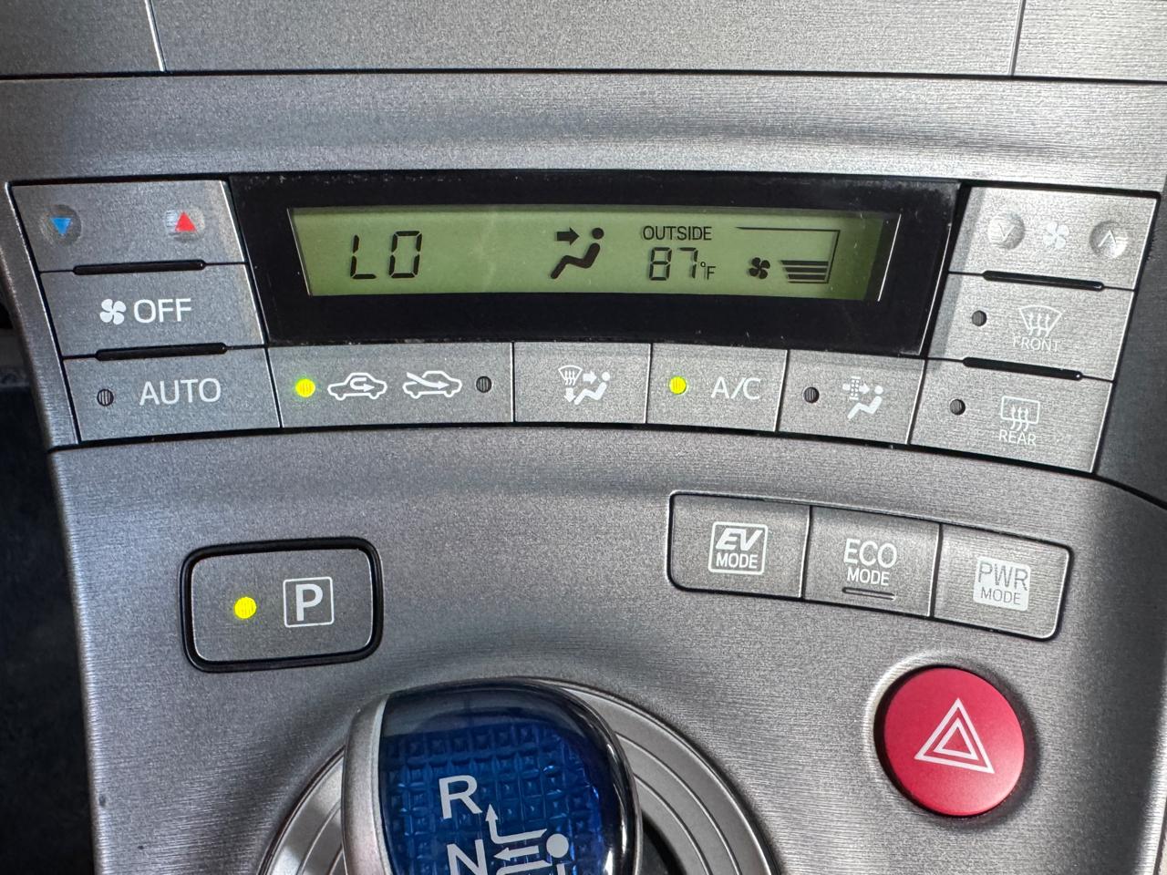 Toyota Prius Two 2015