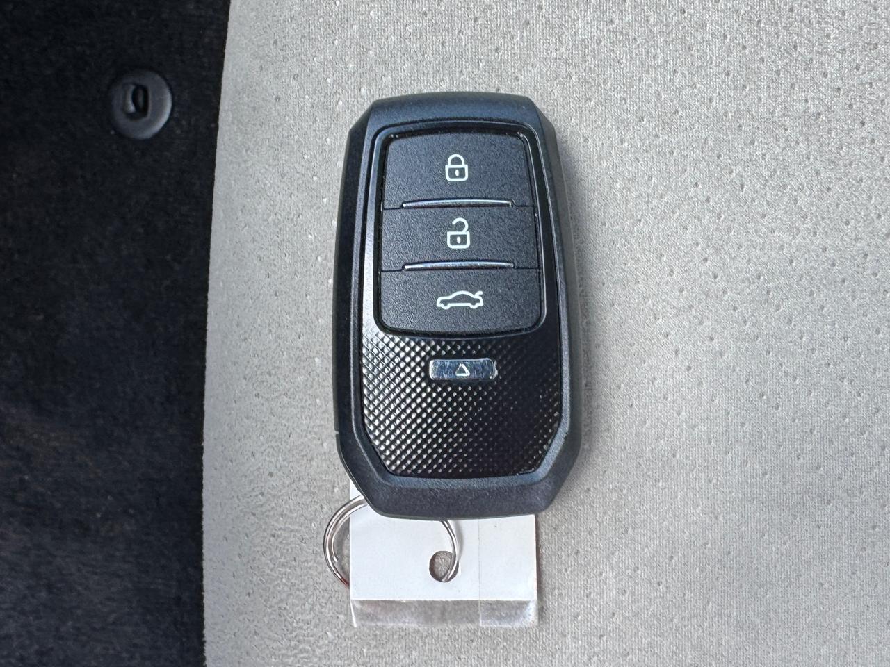 Toyota Prius Two 2015