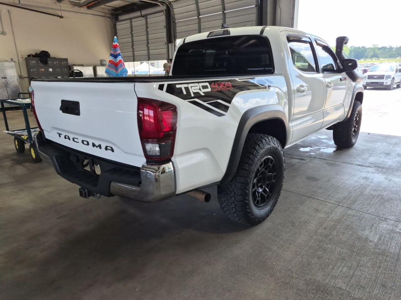 Toyota Tacoma  2018