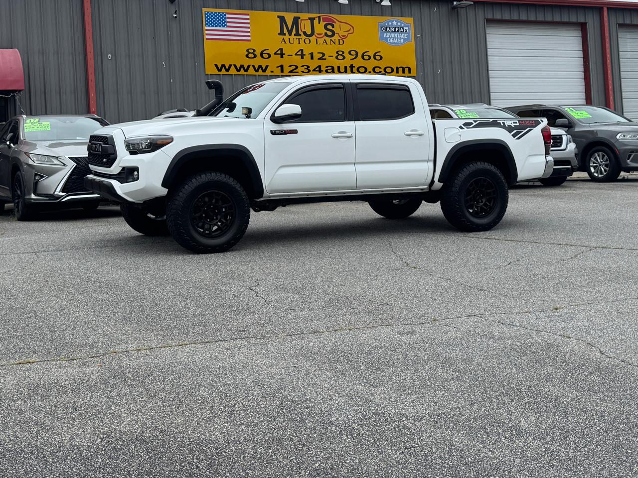 Toyota Tacoma  2018