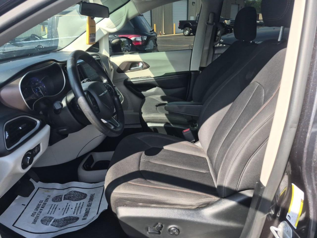 Chrysler Pacifica LX 2019
