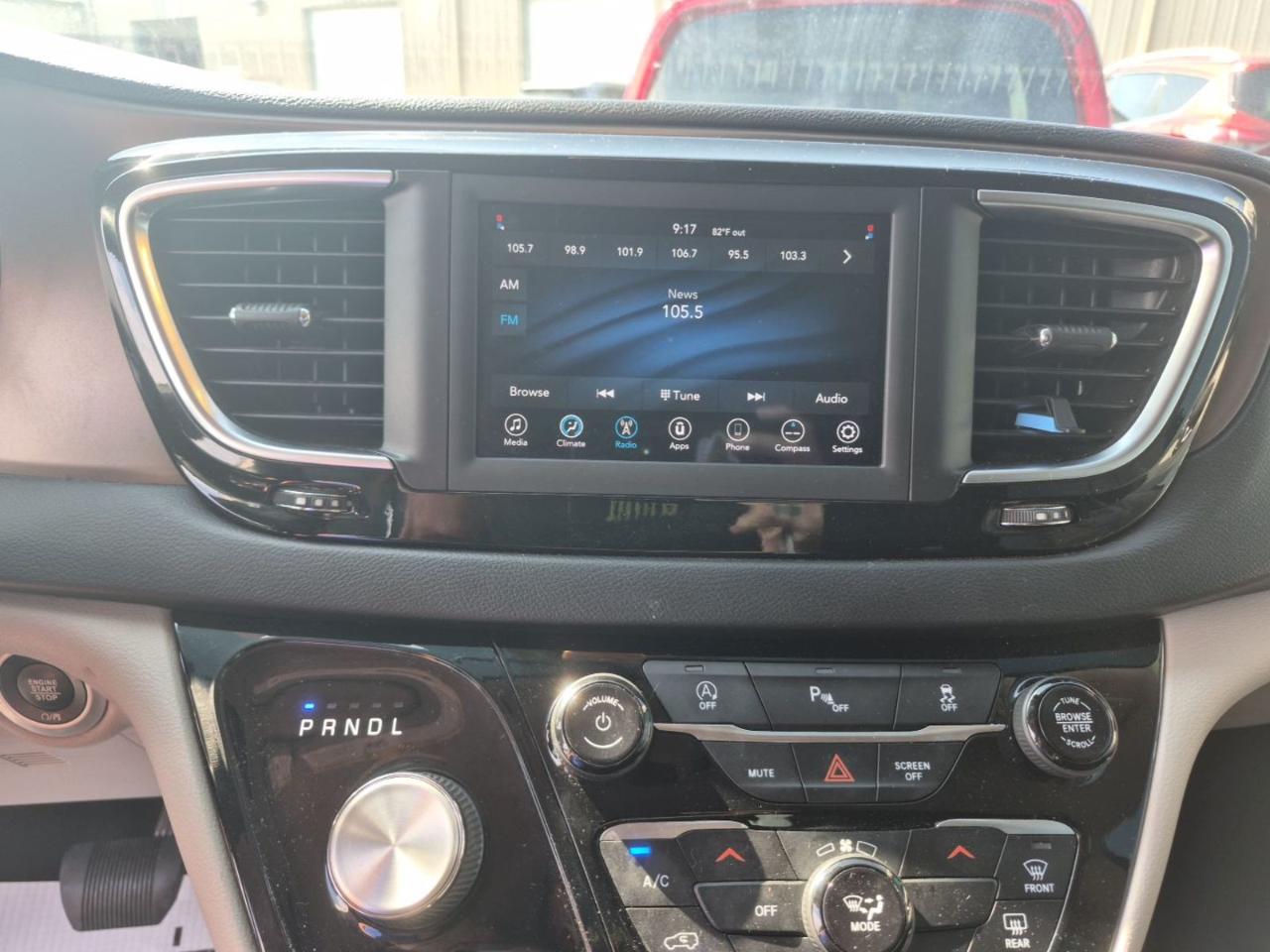 Chrysler Pacifica LX 2019