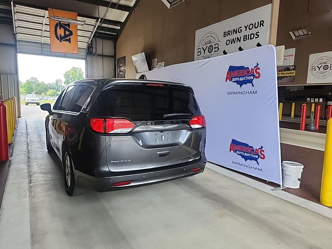 Chrysler Pacifica LX 2019