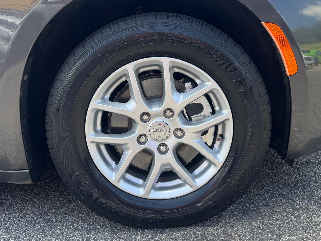 Chrysler Pacifica LX 2019