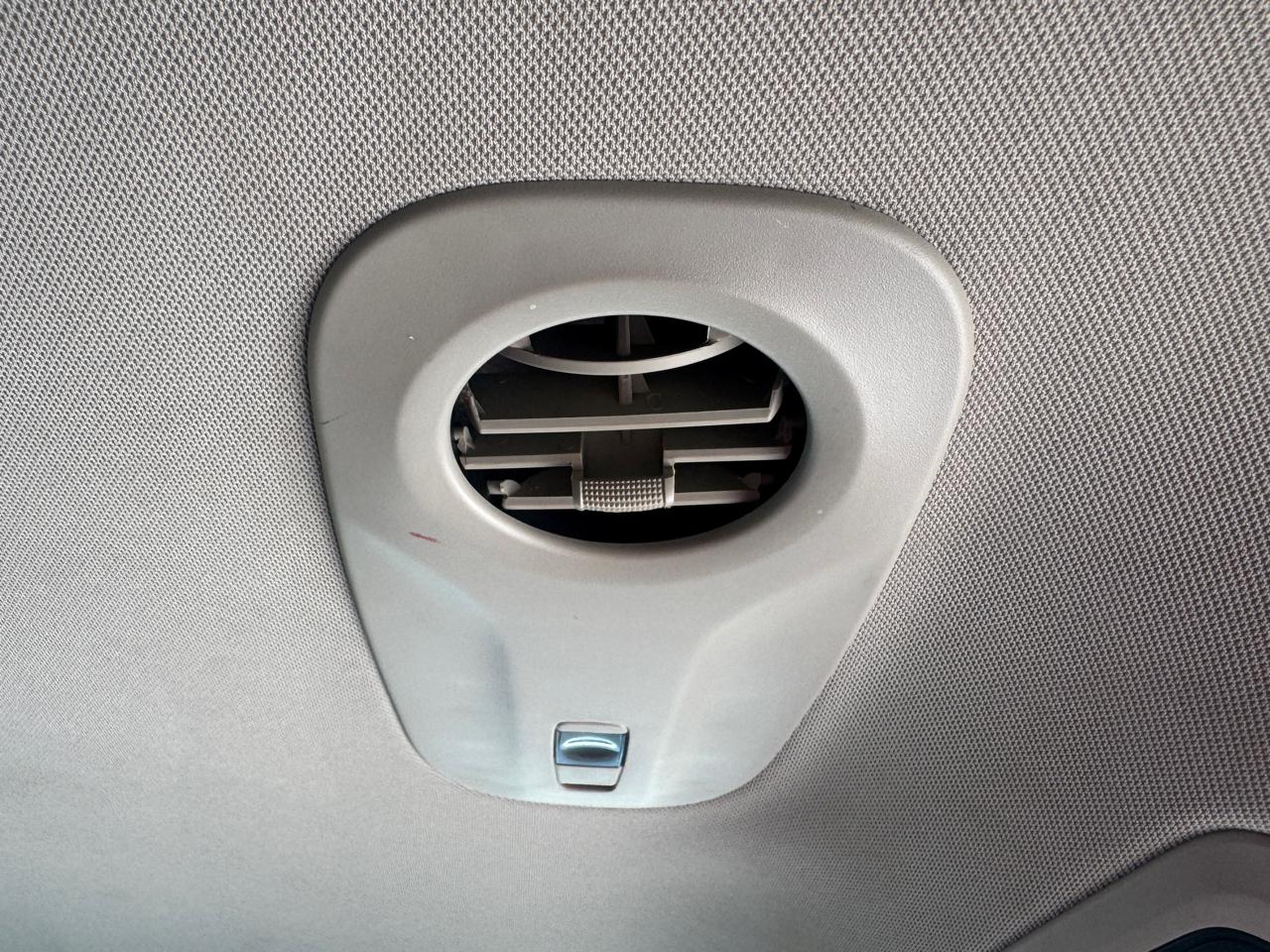 Chrysler Pacifica LX 2019