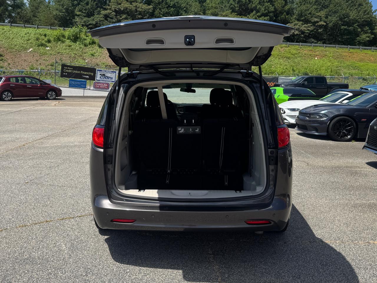 Chrysler Pacifica LX 2019