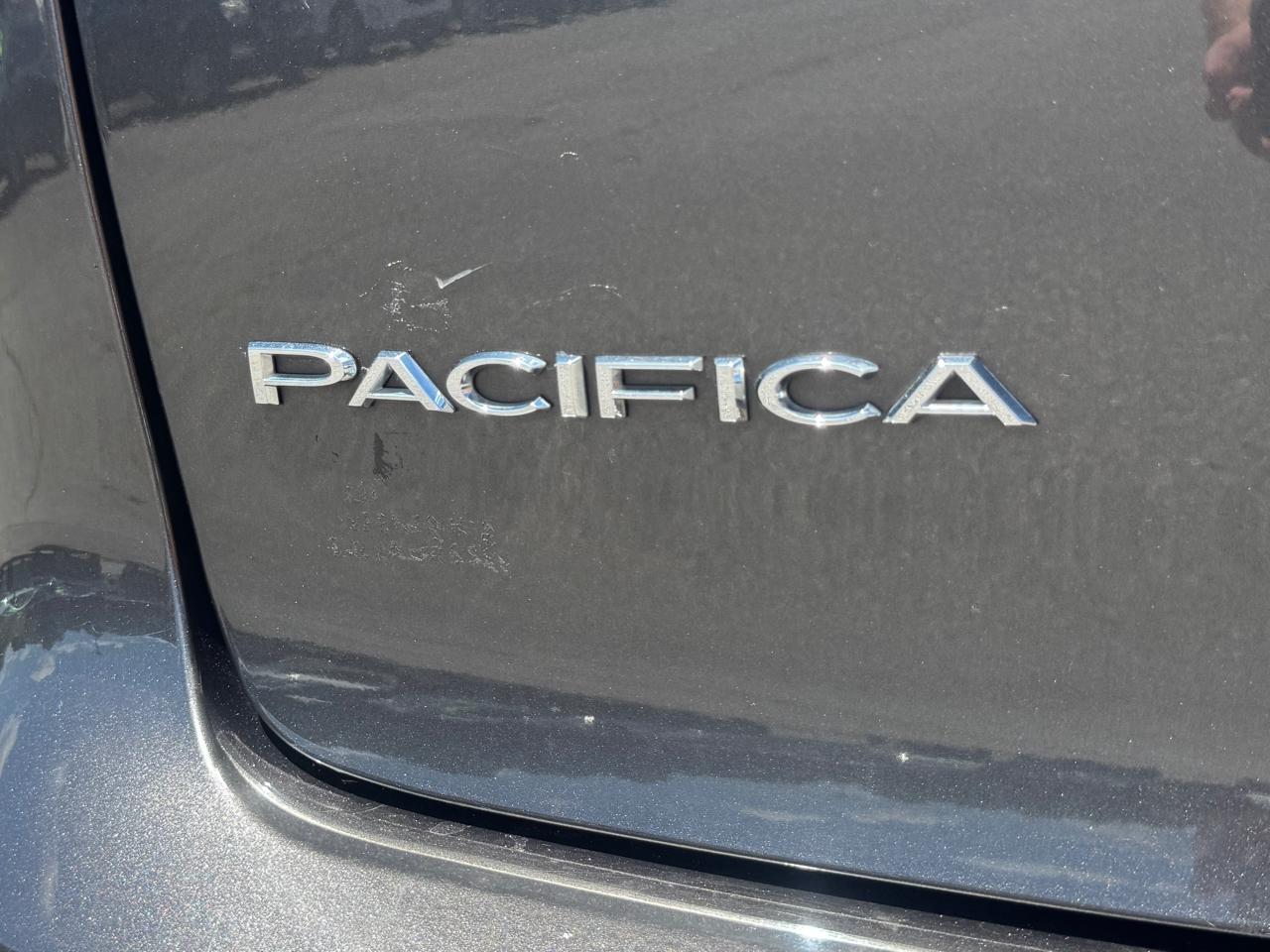 Chrysler Pacifica LX 2019