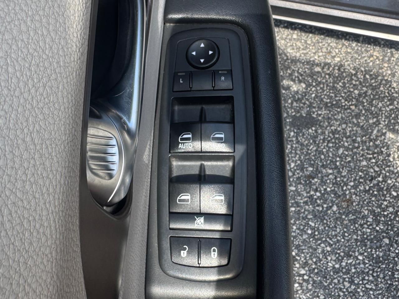 Chrysler Pacifica LX 2019