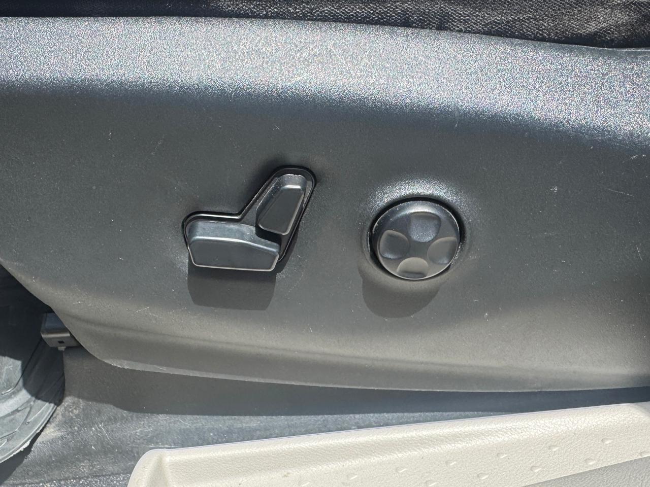 Chrysler Pacifica LX 2019