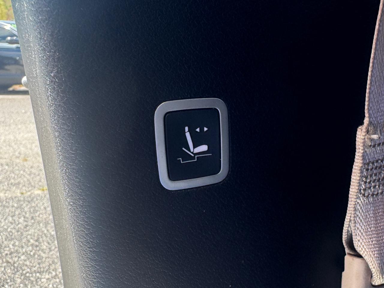 Chrysler Pacifica LX 2019