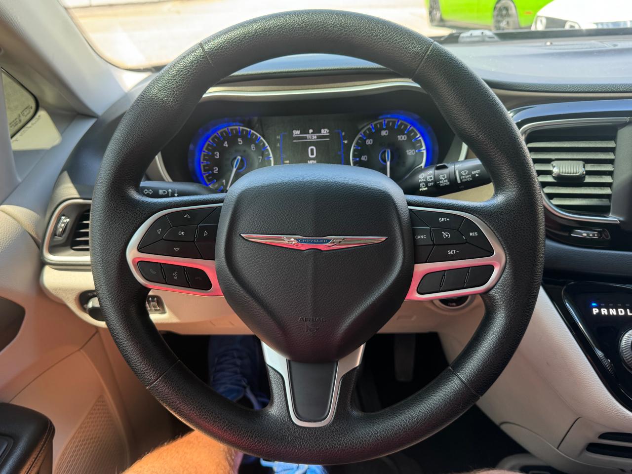 Chrysler Pacifica LX 2019
