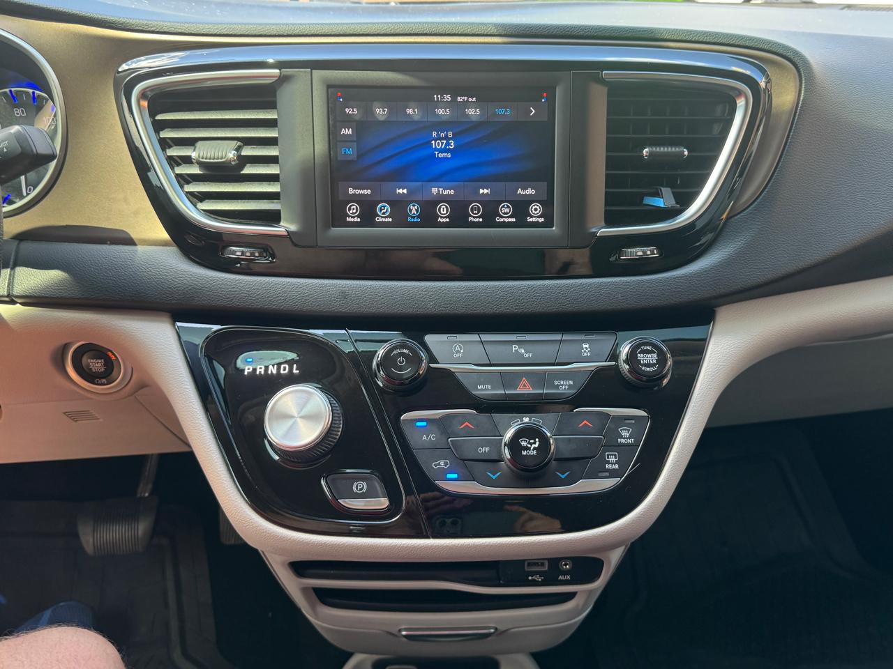 Chrysler Pacifica LX 2019
