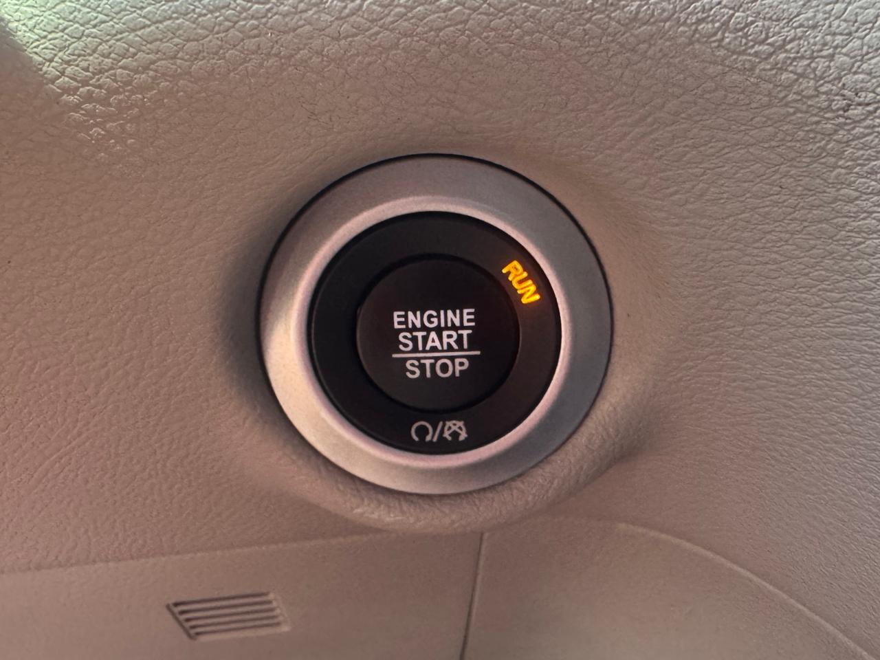 Chrysler Pacifica LX 2019