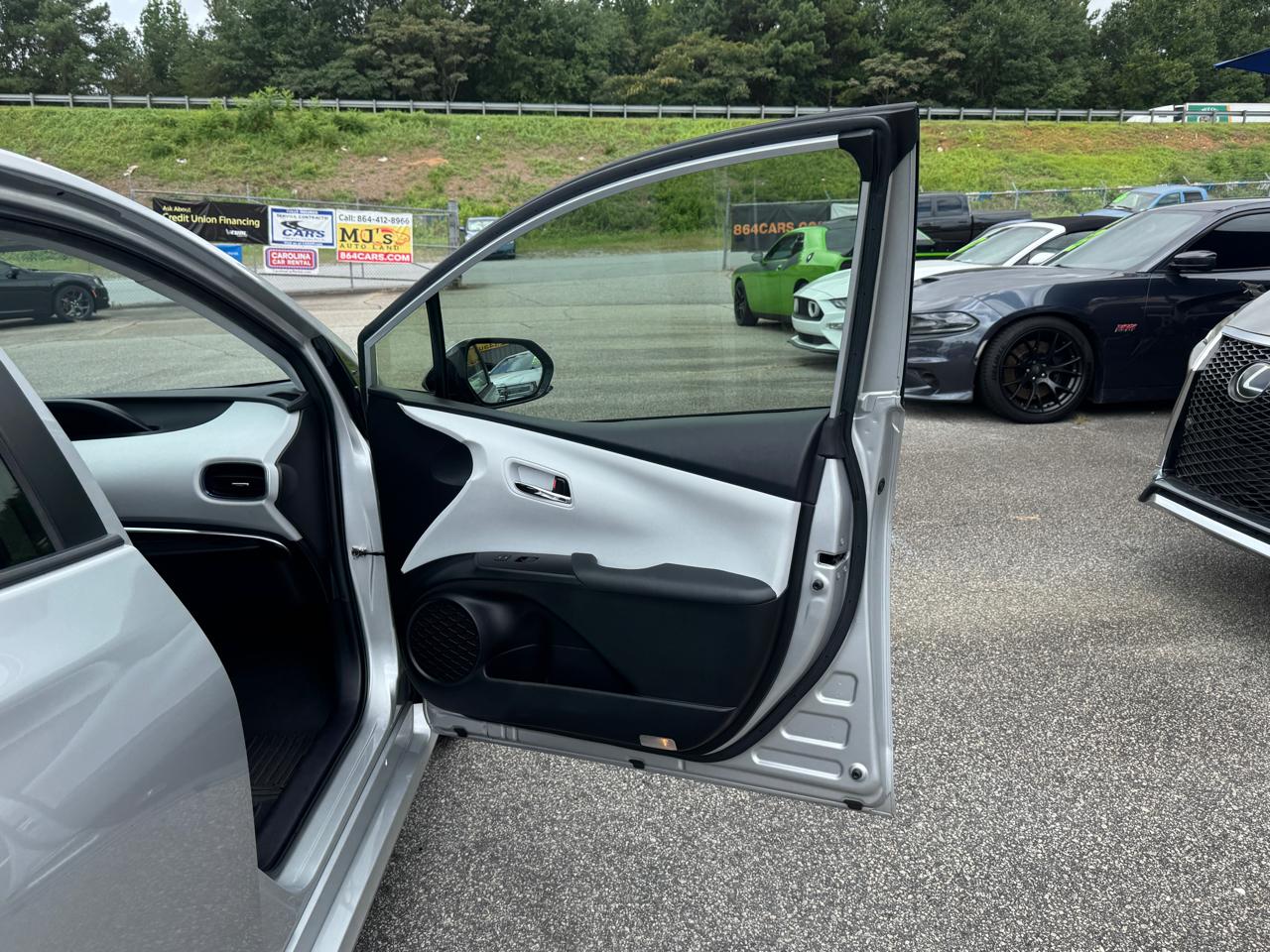 Toyota Prius Limited 2020