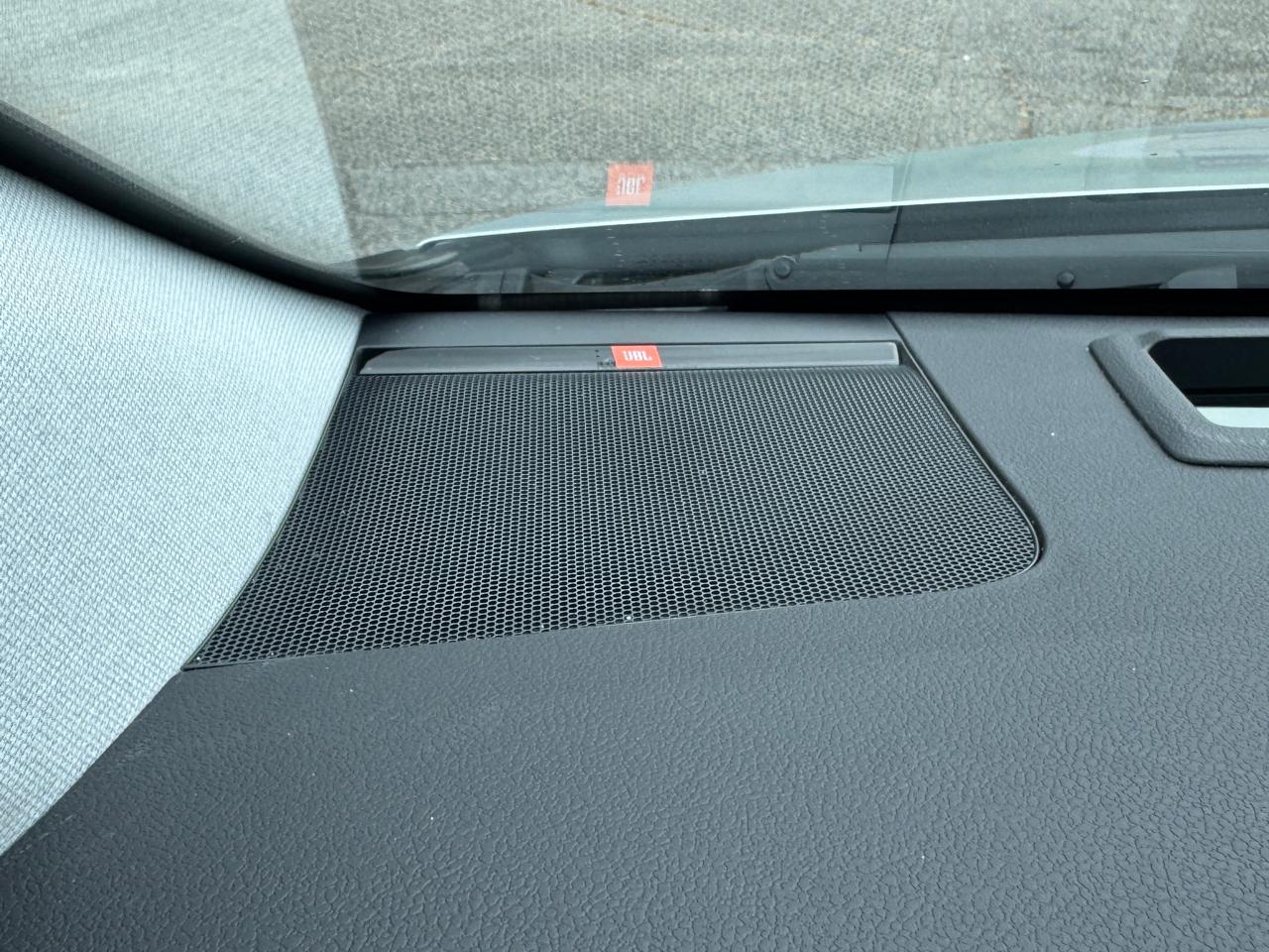 Toyota Prius Limited 2020